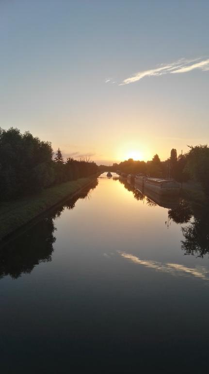 Bateau Entre Lille Et Paris Acomodação com café da manhã Thourotte Exterior foto