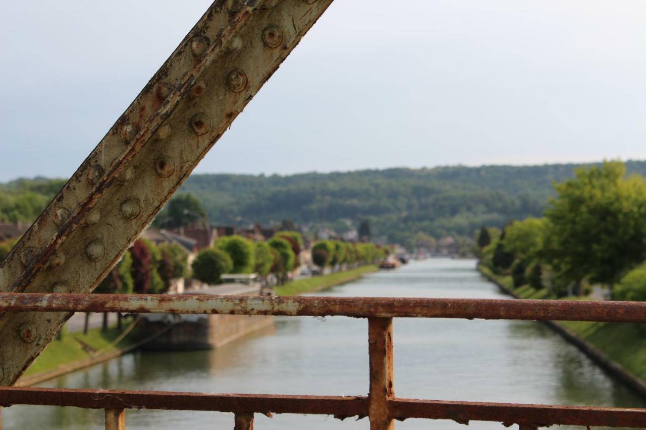 Bateau Entre Lille Et Paris Acomodação com café da manhã Thourotte Exterior foto